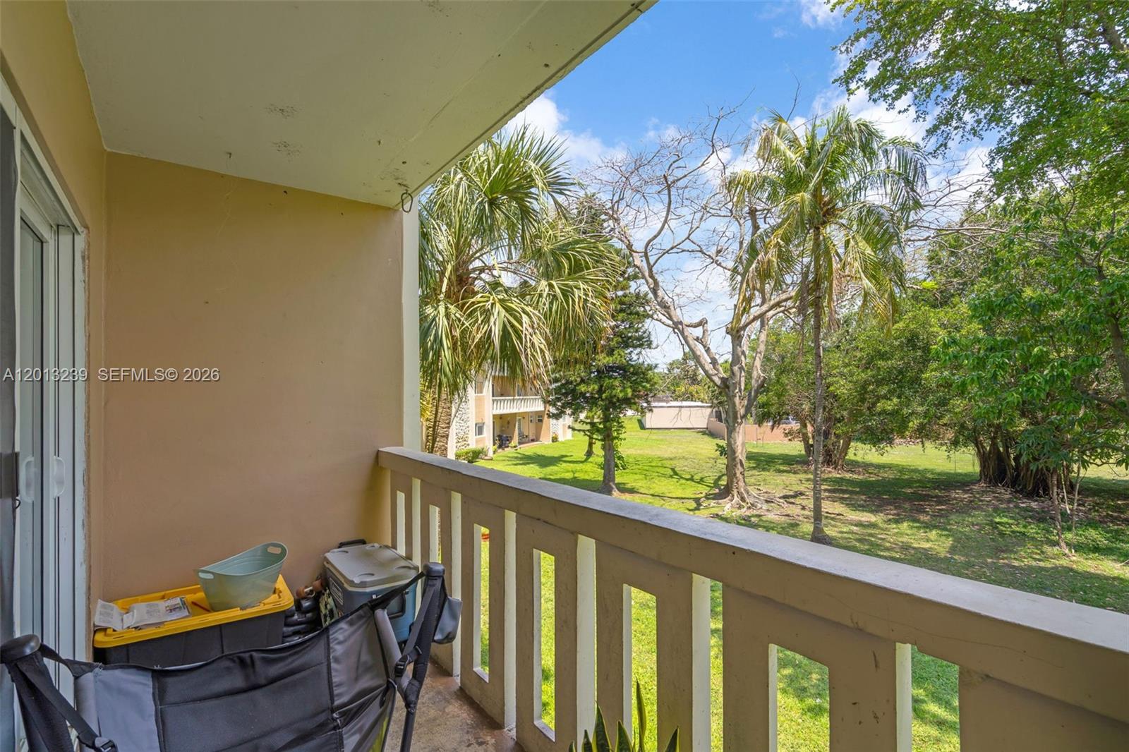VILLAS OF MIAMI LAKES CON - Residential