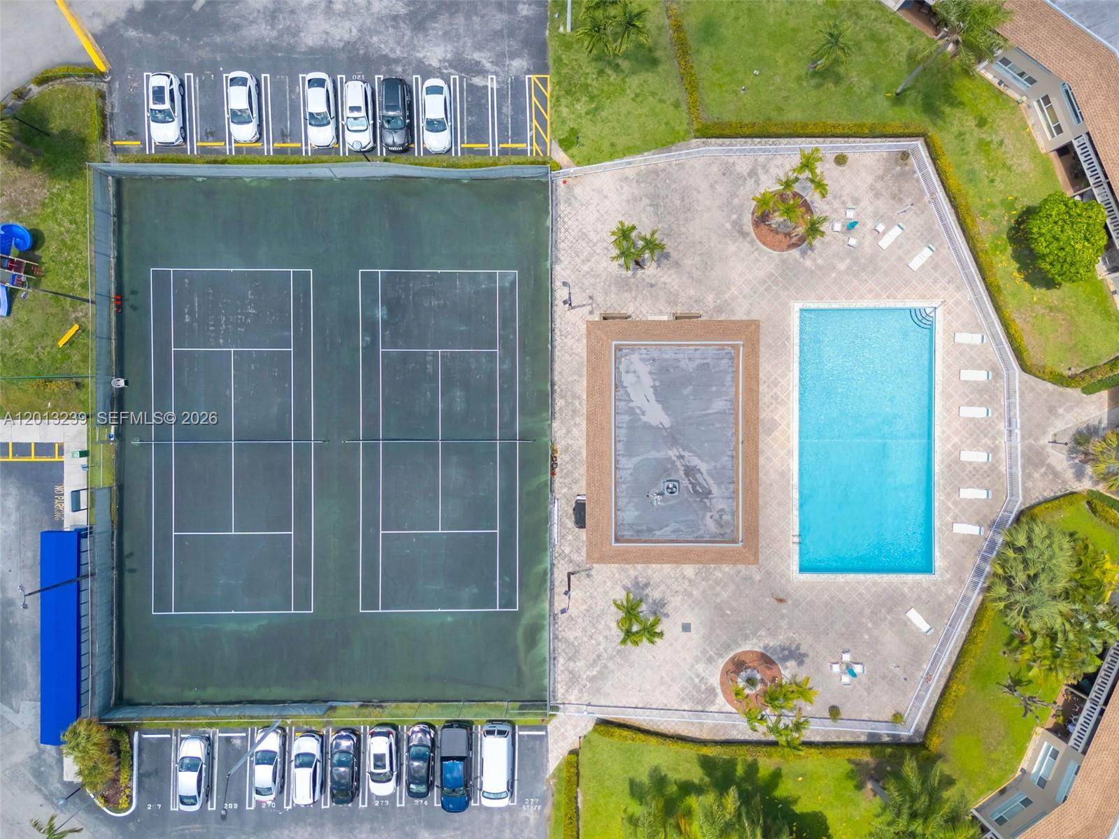 VILLAS OF MIAMI LAKES CON - Residential