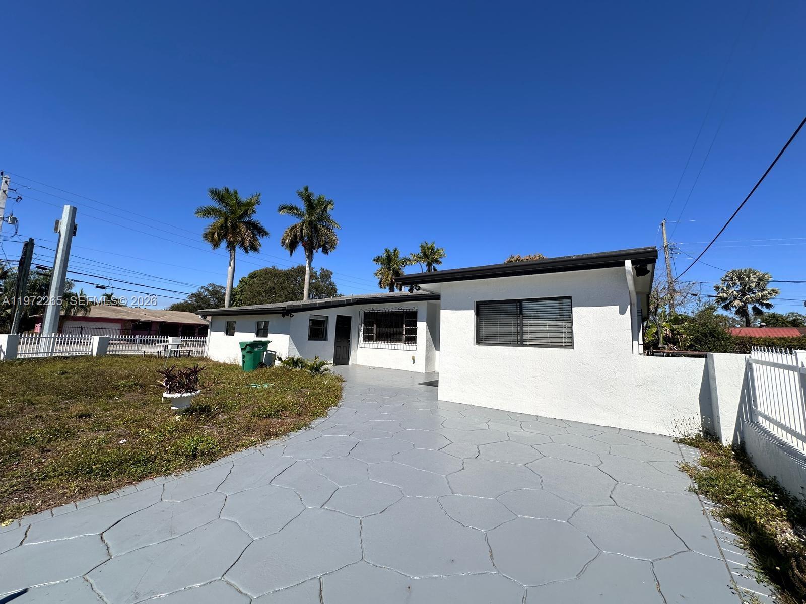 BEAUTIFUL HOME IN THE HEART OF MIAMI GARDENS, 5 BEDROOMS, 2 BATHS, UPGRADED KITCHEN WITH GRANITE COUNTER TOP, PARKING FOR 6+ CARS, VERY CLOSE TO PALMETTO HWY. Vacant