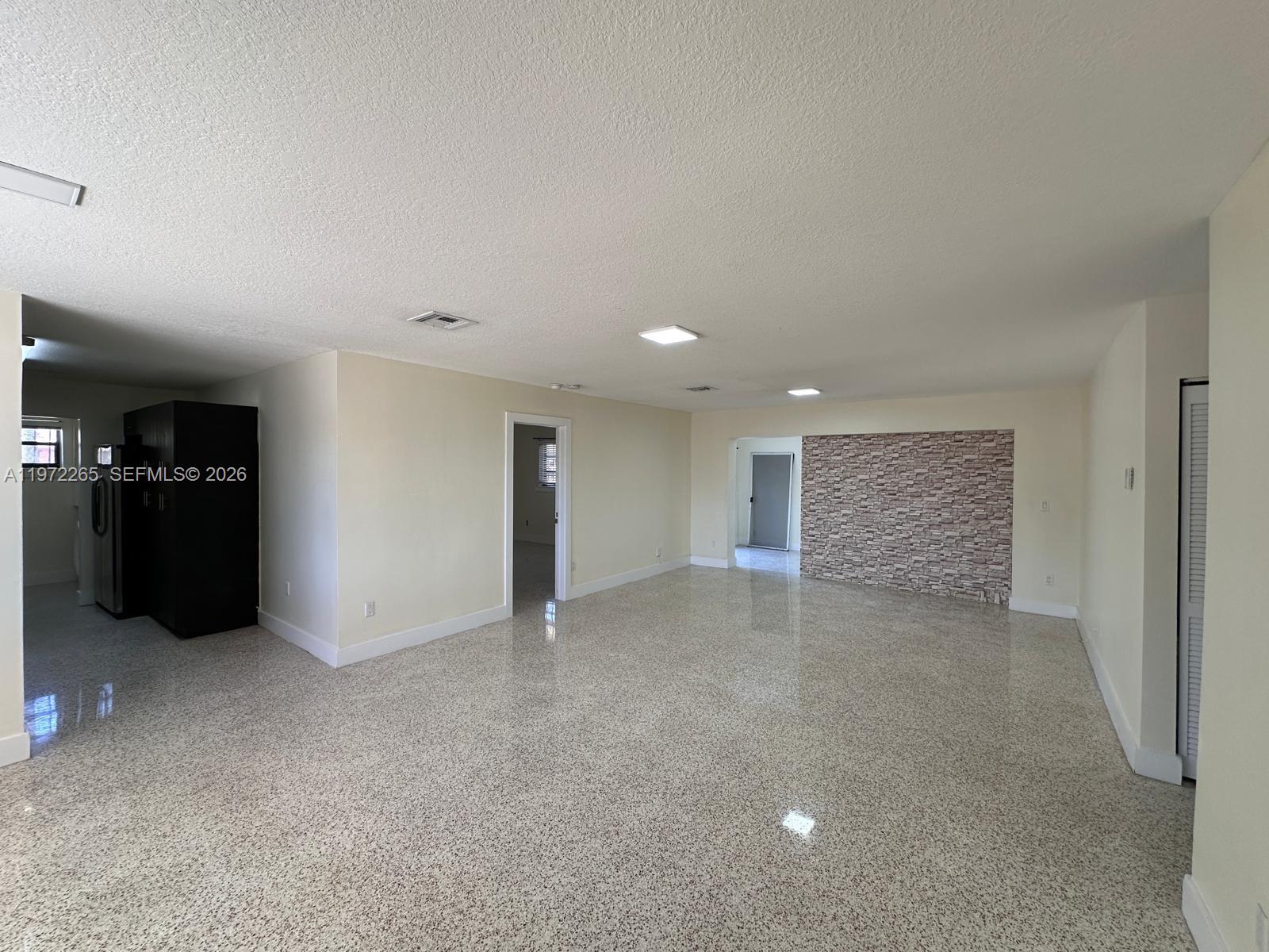 SCOTT LAKE MANOR SEC 5 - Residential Lease