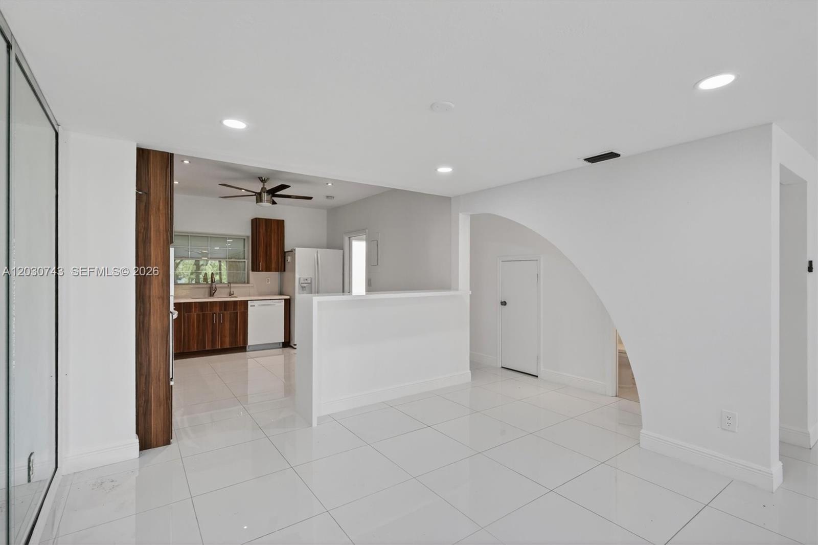 HILLTOP CONDO - Residential Lease