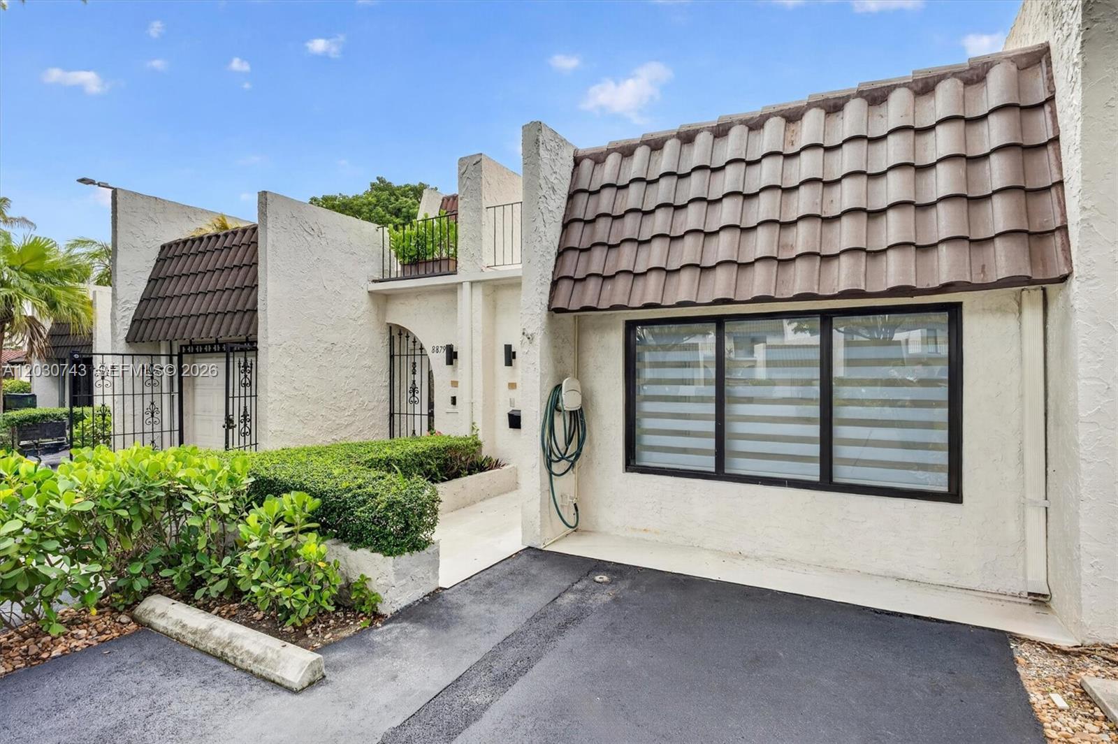 HILLTOP CONDO - Residential Lease