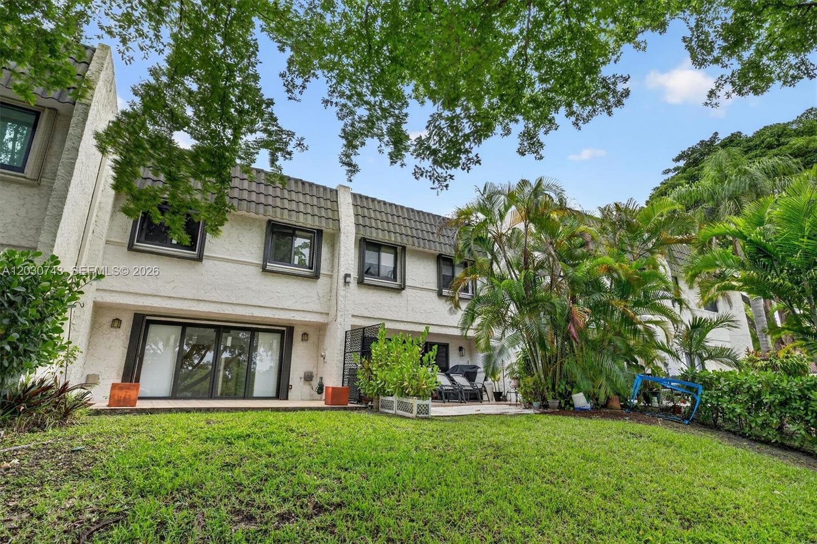 HILLTOP CONDO - Residential Lease