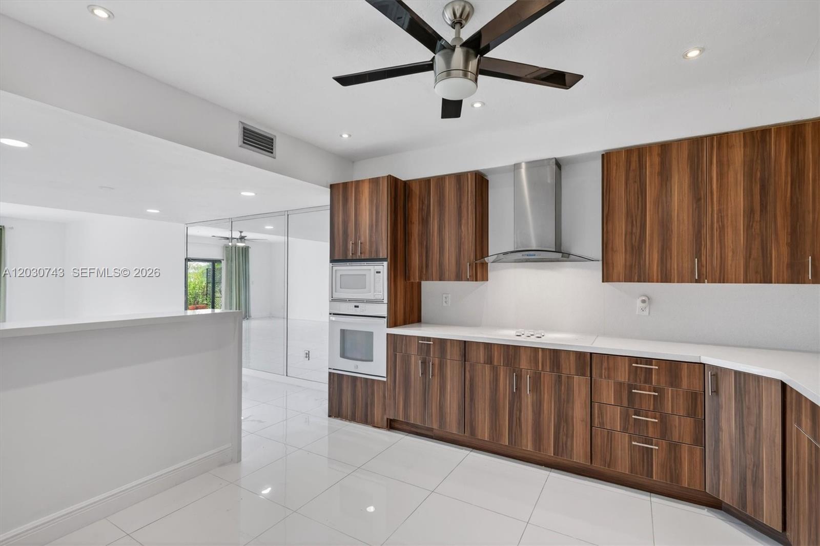 HILLTOP CONDO - Residential Lease
