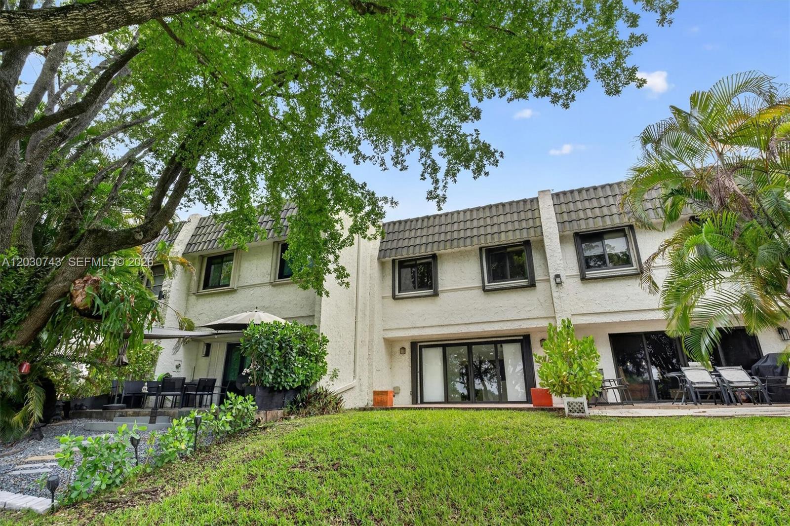 HILLTOP CONDO - Residential Lease