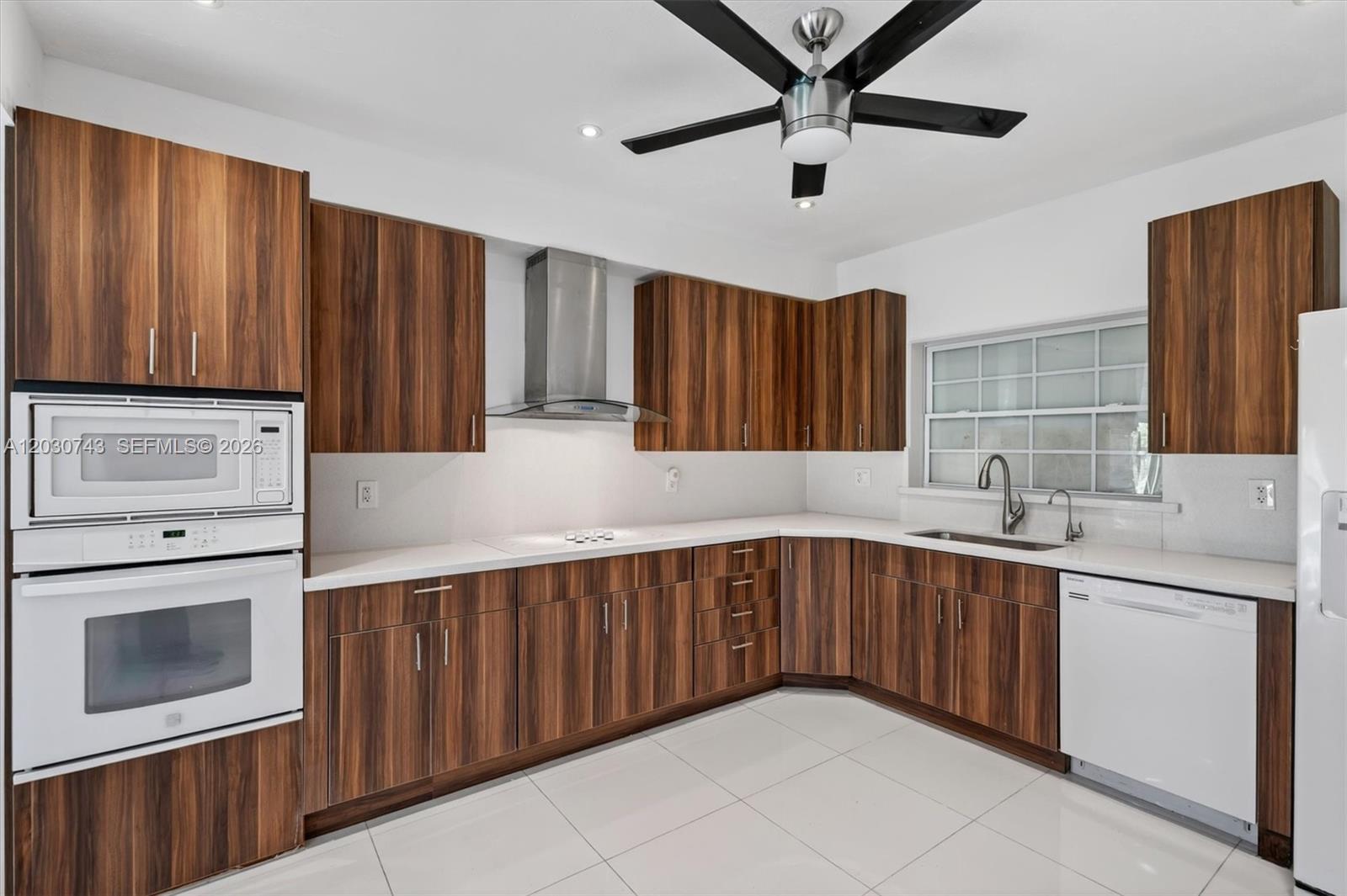 HILLTOP CONDO - Residential Lease