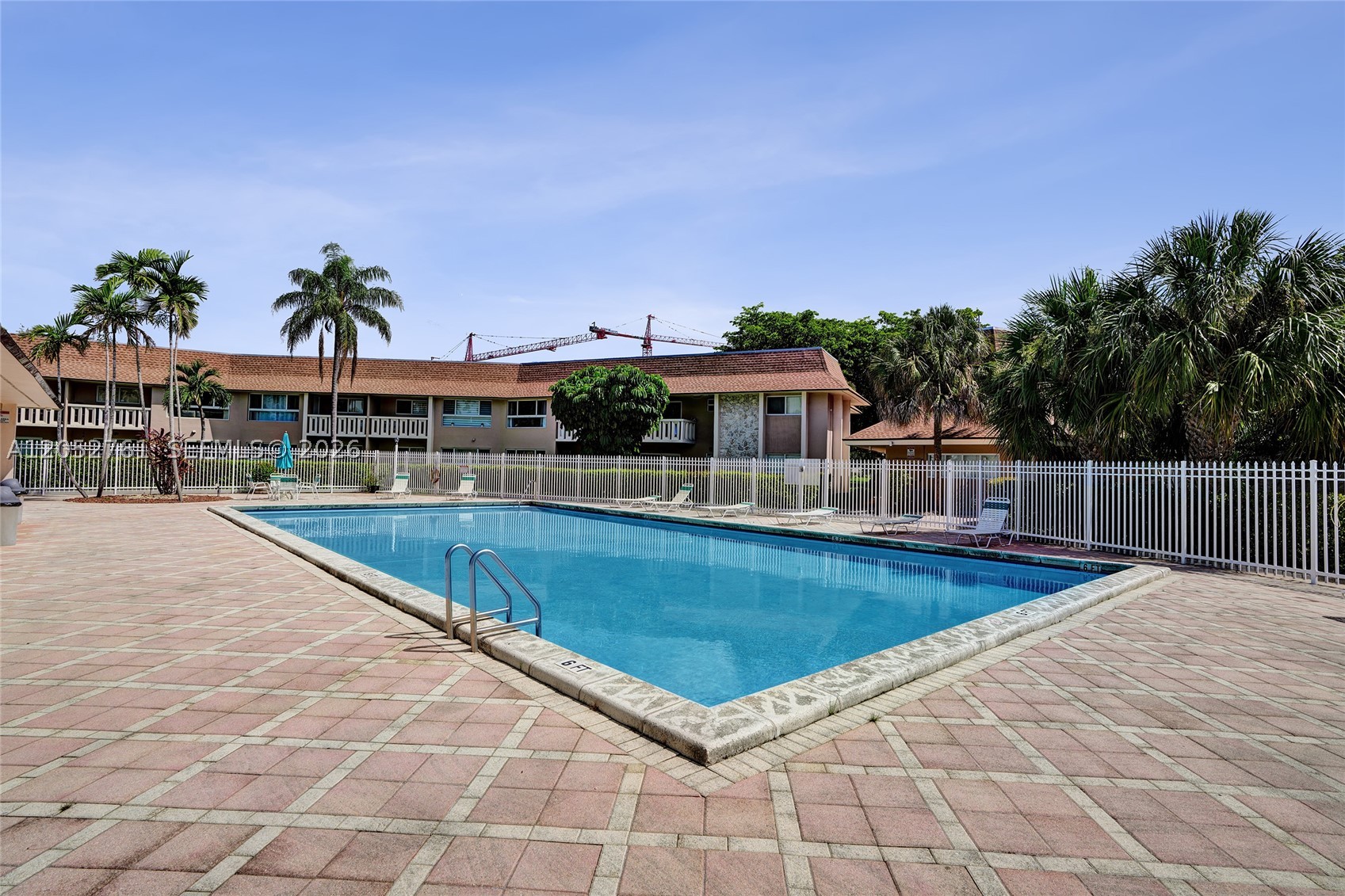 VILLAS OF MIAMI LAKES CON - Residential
