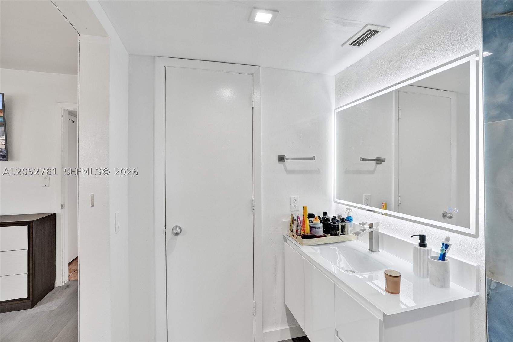 VILLAS OF MIAMI LAKES CON - Residential