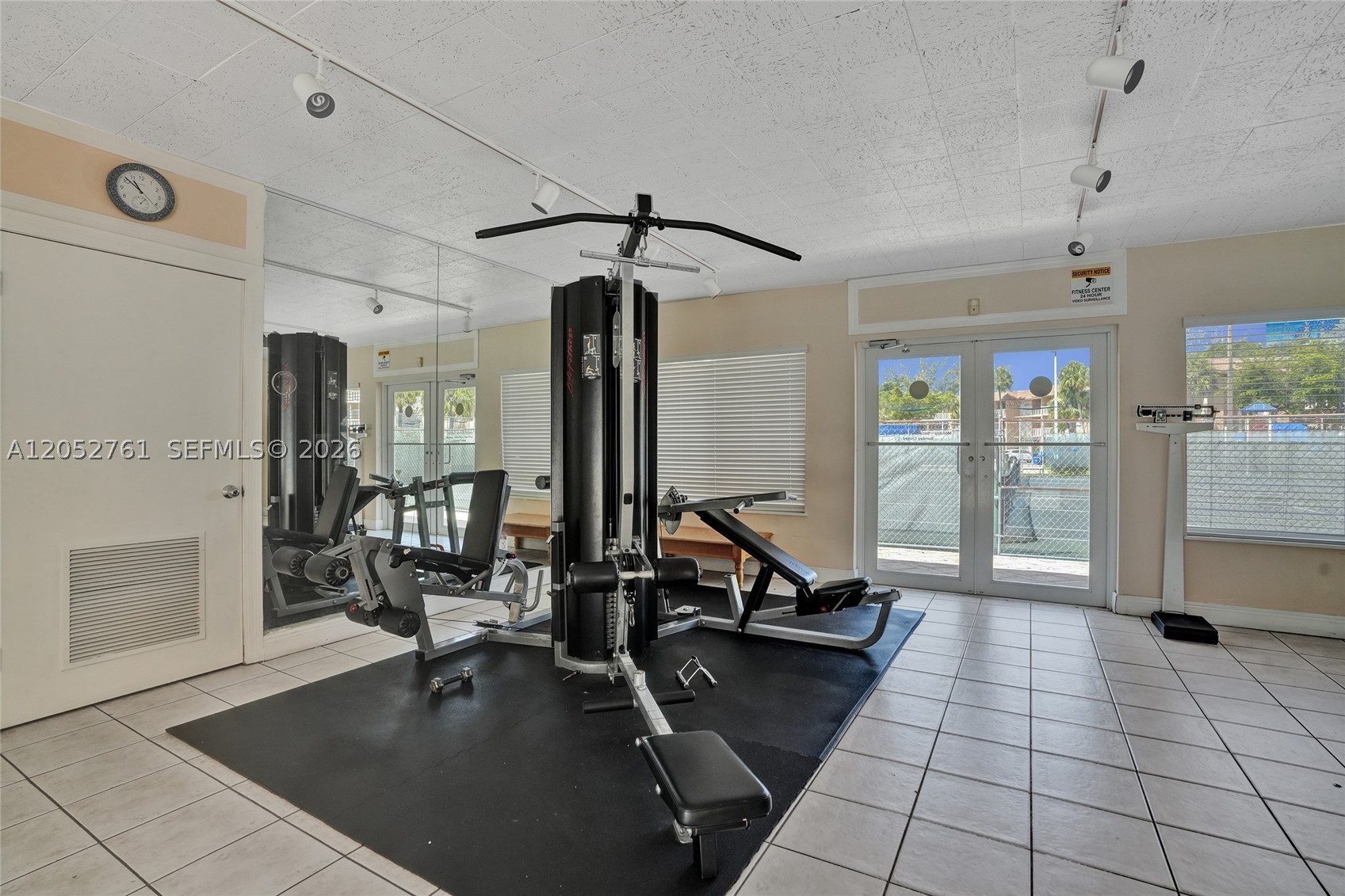 VILLAS OF MIAMI LAKES CON - Residential