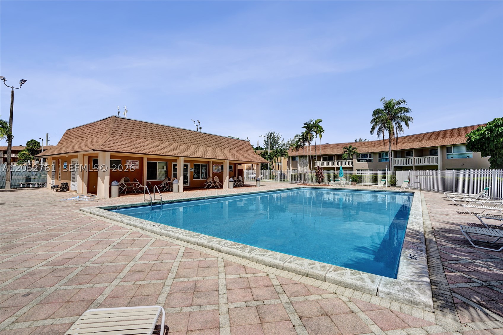 VILLAS OF MIAMI LAKES CON - Residential