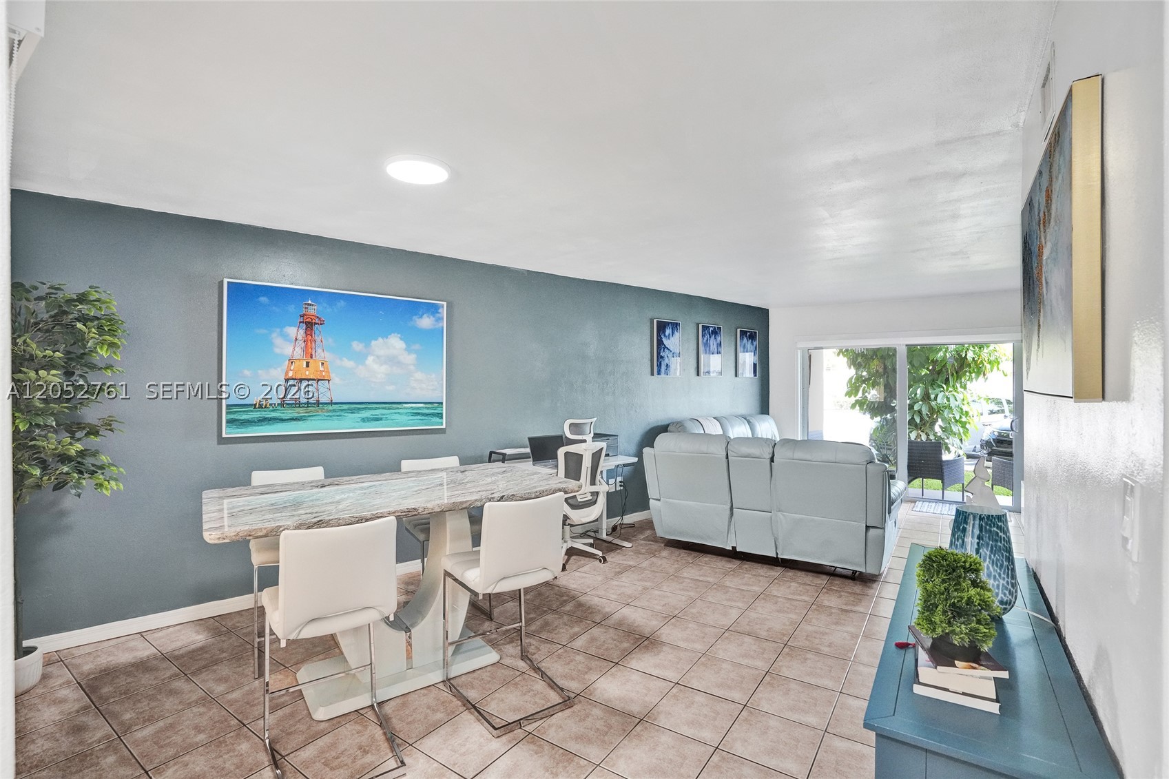 VILLAS OF MIAMI LAKES CON - Residential