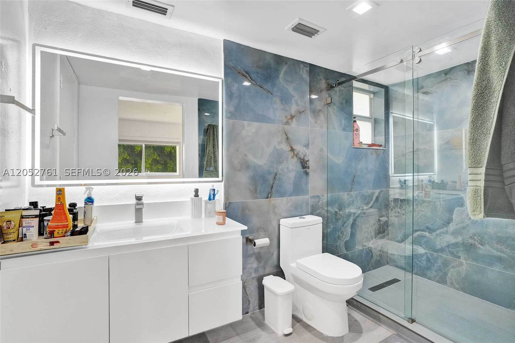 VILLAS OF MIAMI LAKES CON - Residential