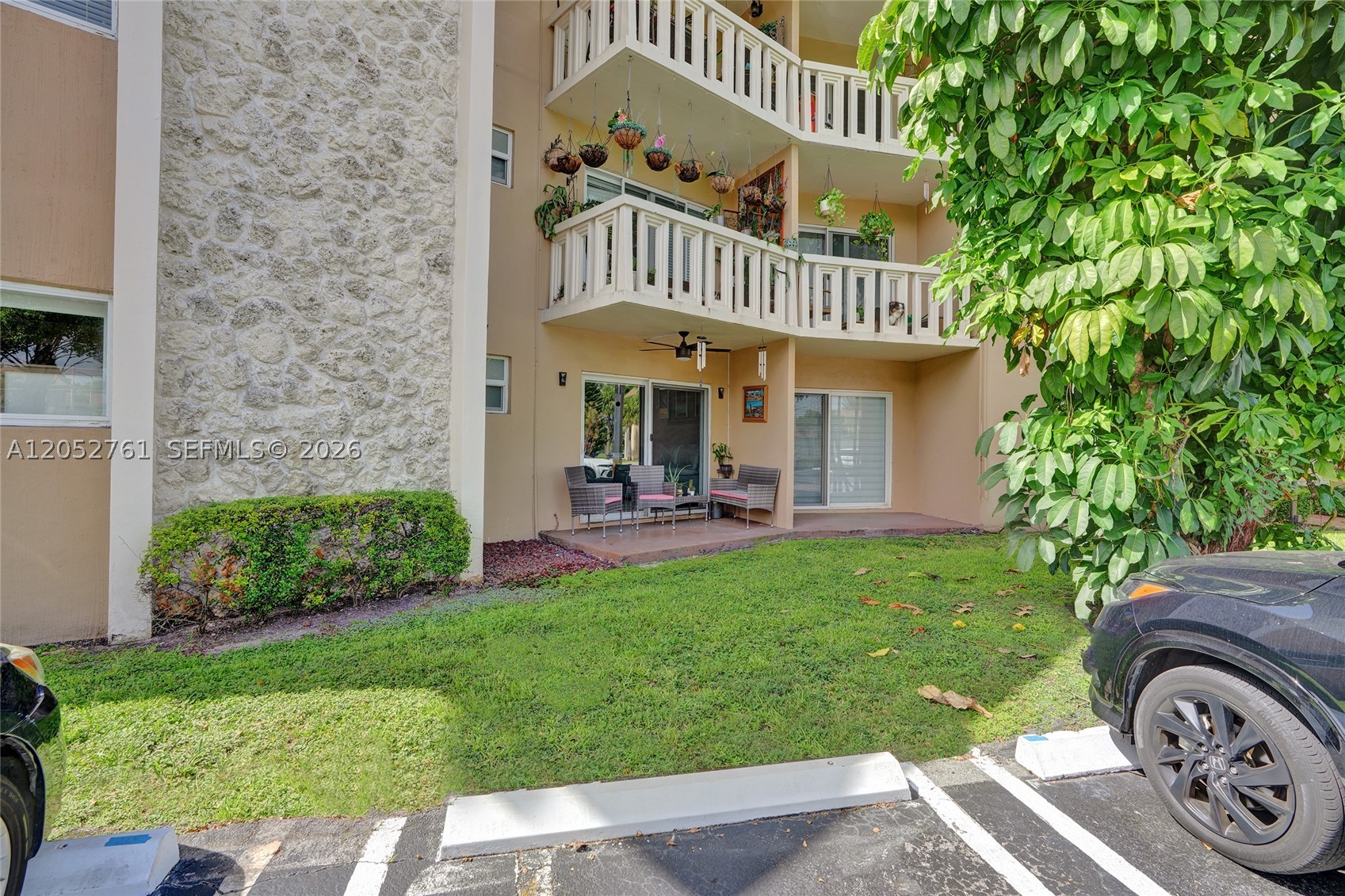 VILLAS OF MIAMI LAKES CON - Residential
