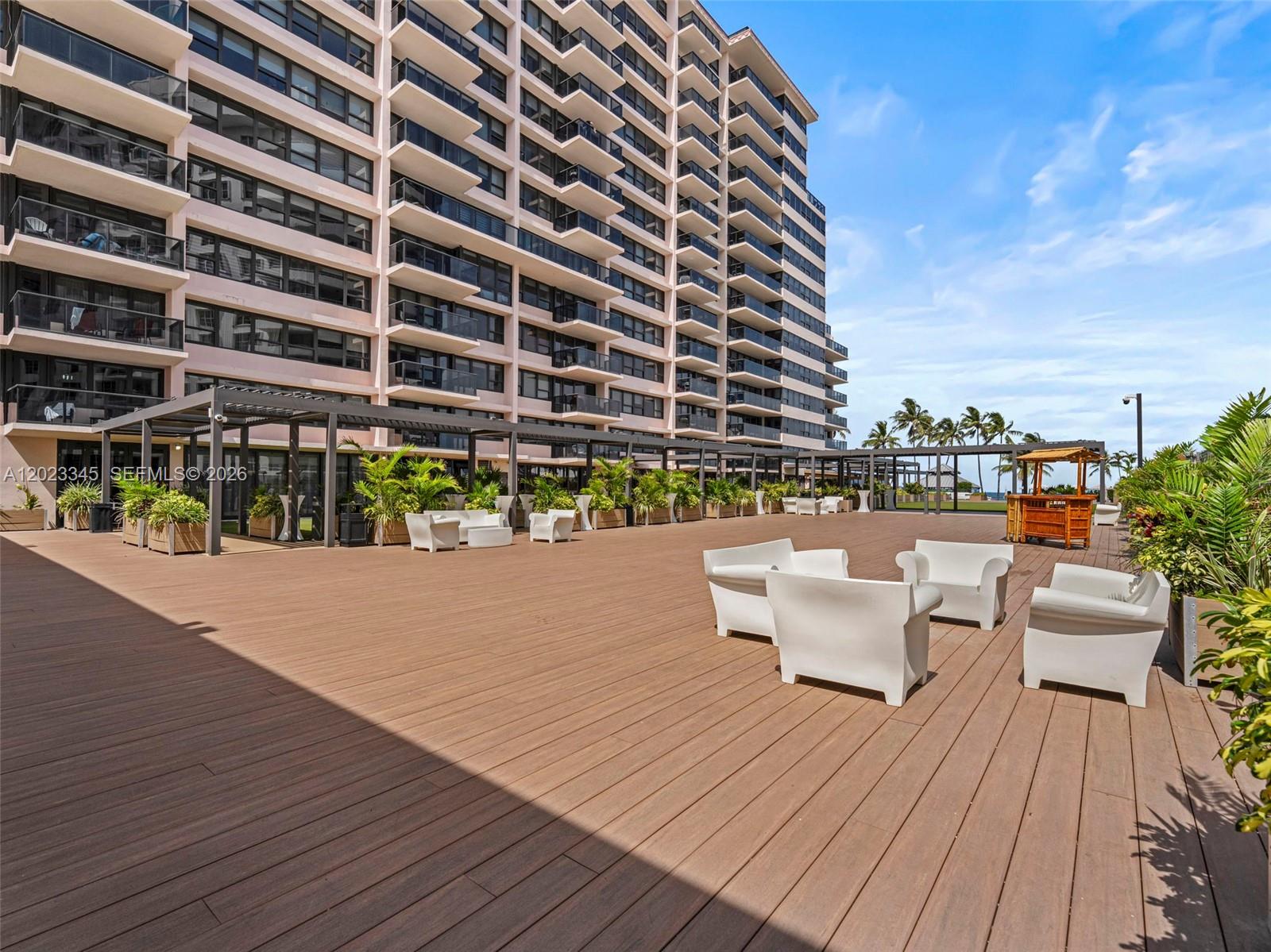 THE ALEXANDER CONDO - Residential