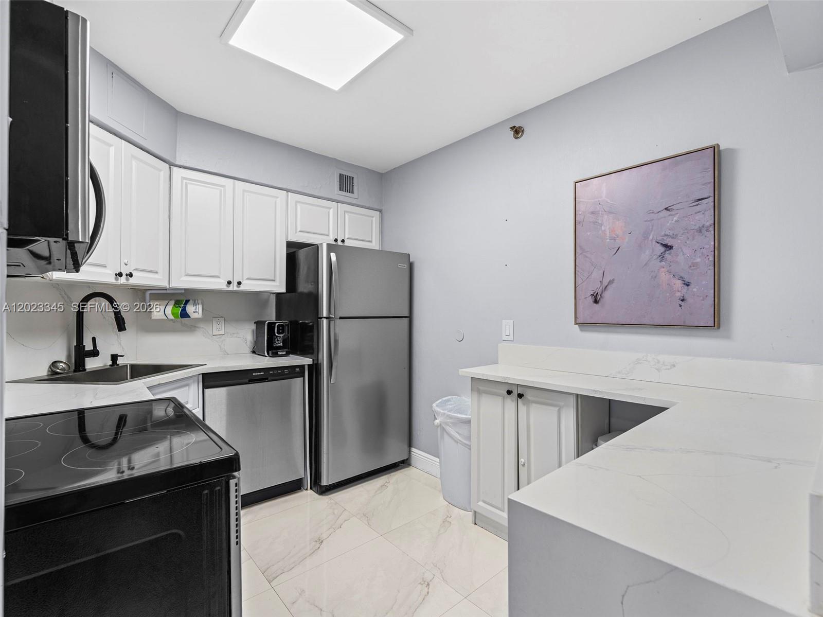 THE ALEXANDER CONDO - Residential