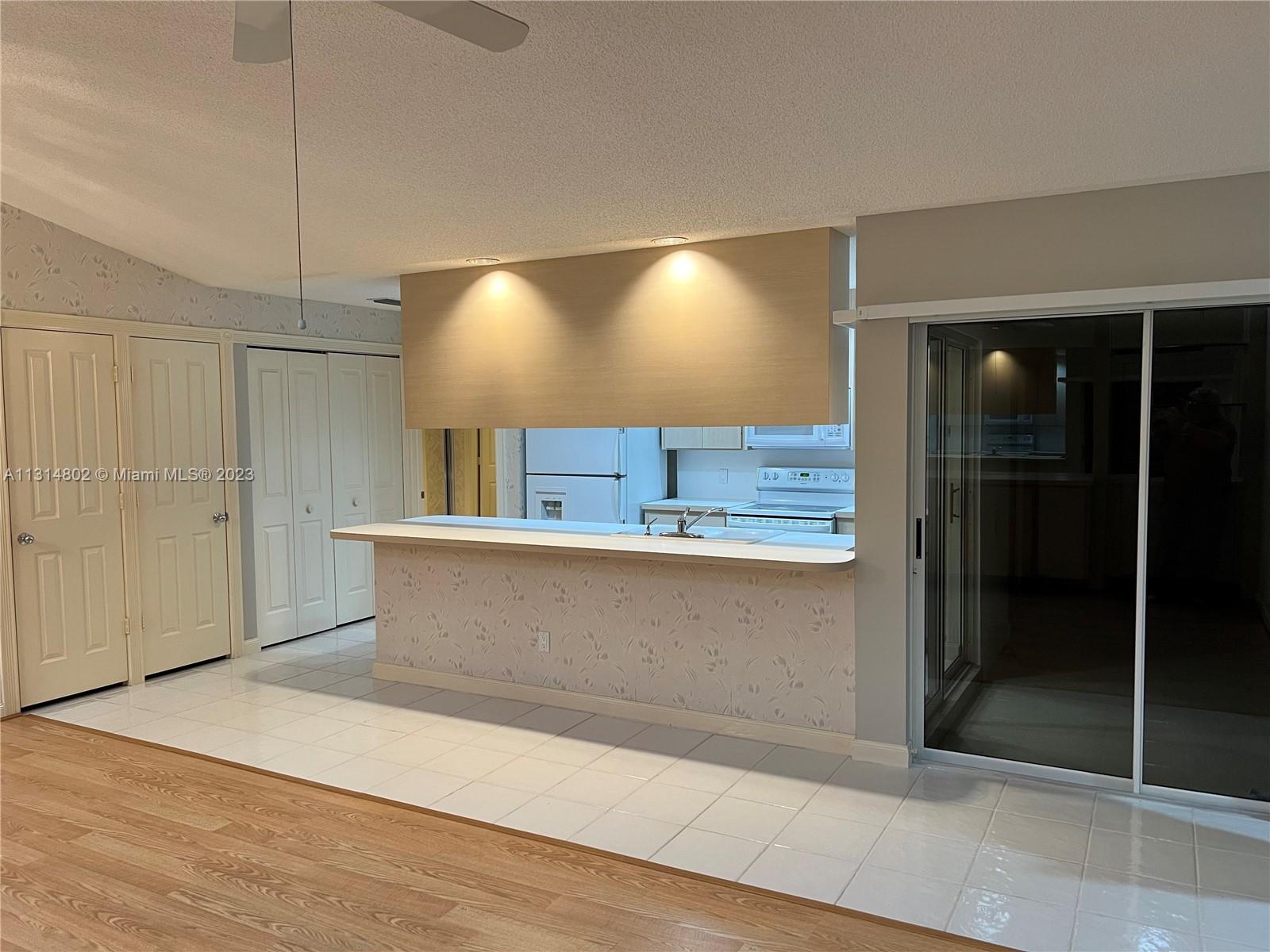 OAKS-SUNTERRACE 4 - Residential