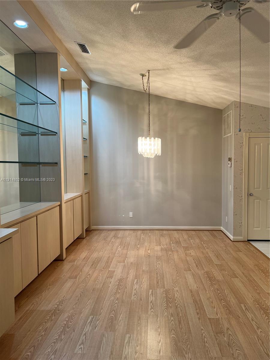 OAKS-SUNTERRACE 4 - Residential