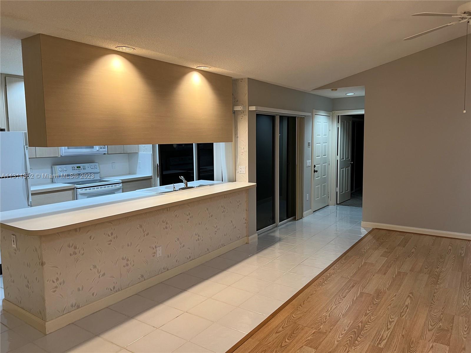 OAKS-SUNTERRACE 4 - Residential
