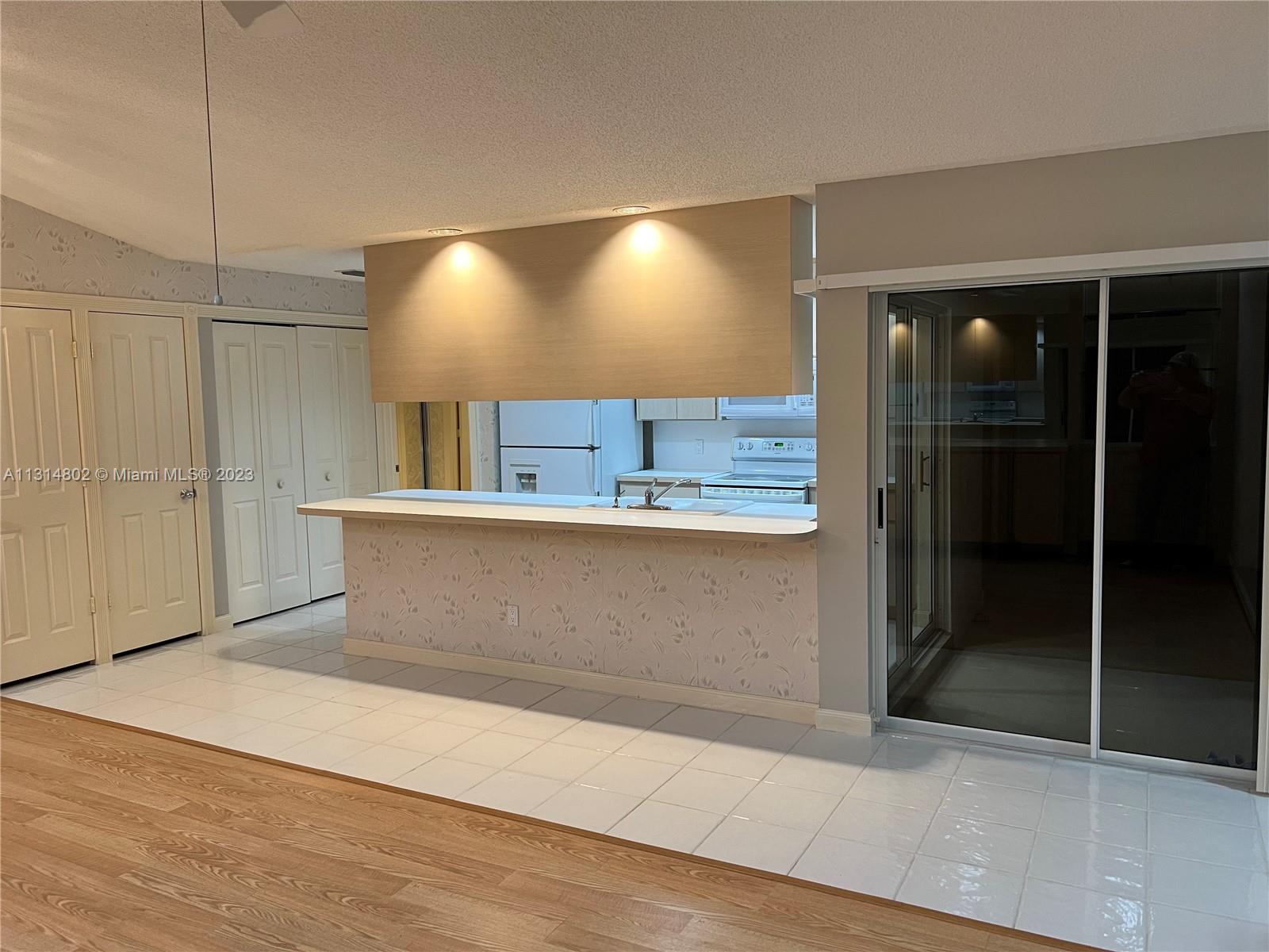 OAKS-SUNTERRACE 4 - Residential
