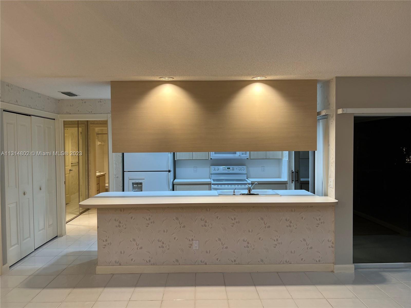 OAKS-SUNTERRACE 4 - Residential