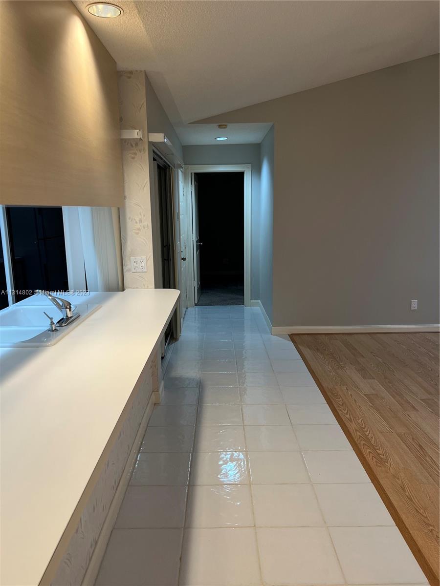 OAKS-SUNTERRACE 4 - Residential