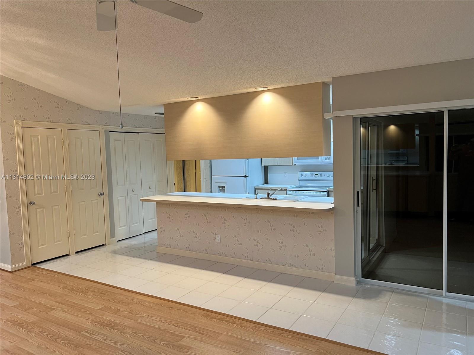OAKS-SUNTERRACE 4 - Residential