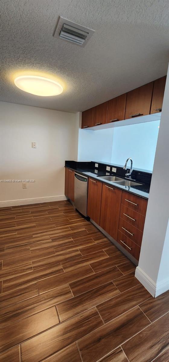 1800 CLUB CONDO - Residential