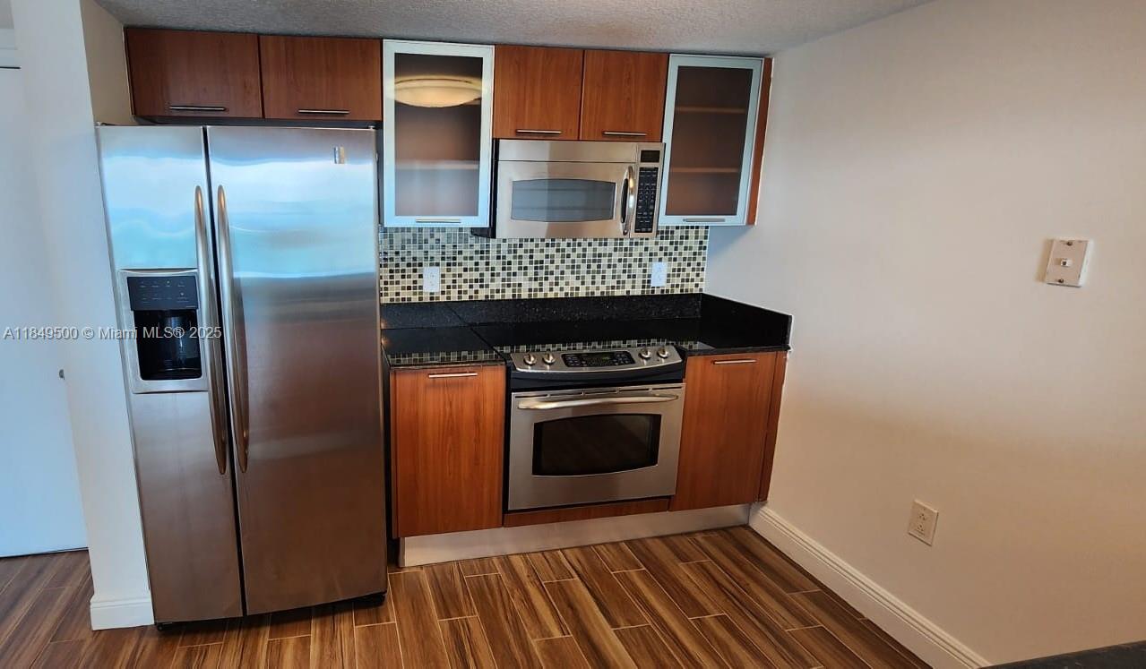 1800 CLUB CONDO - Residential