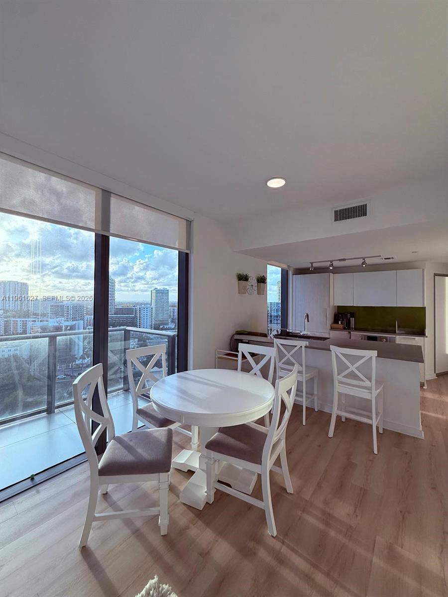 PARAISO BAYVIEWS CONDO - Residential