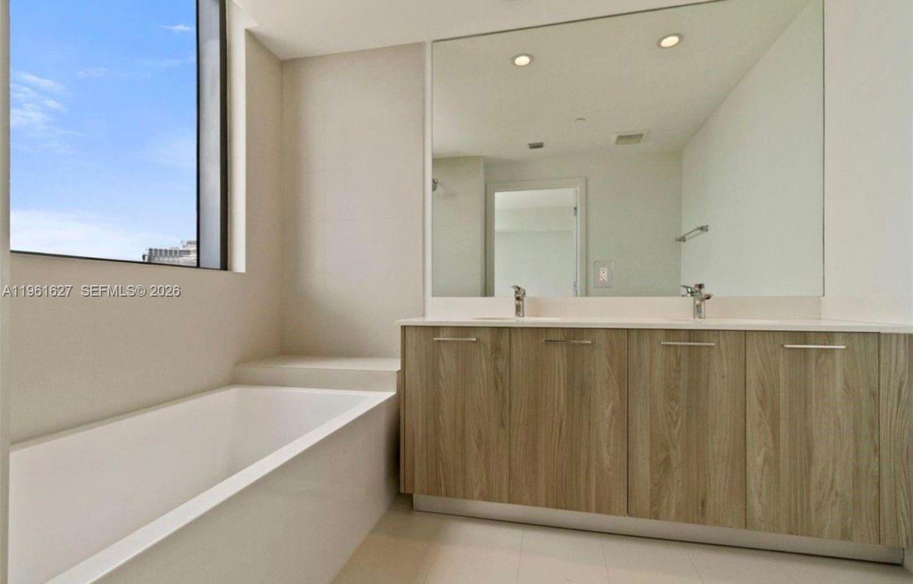 PARAISO BAYVIEWS CONDO - Residential