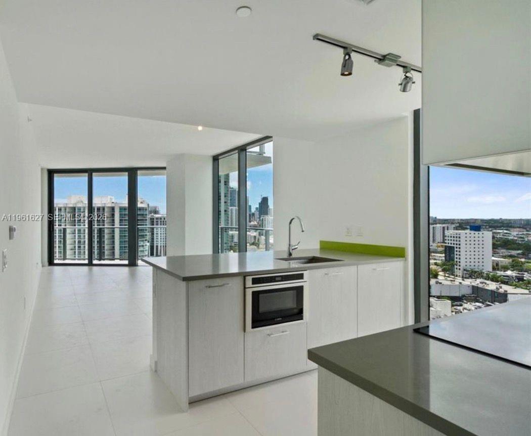 PARAISO BAYVIEWS CONDO - Residential