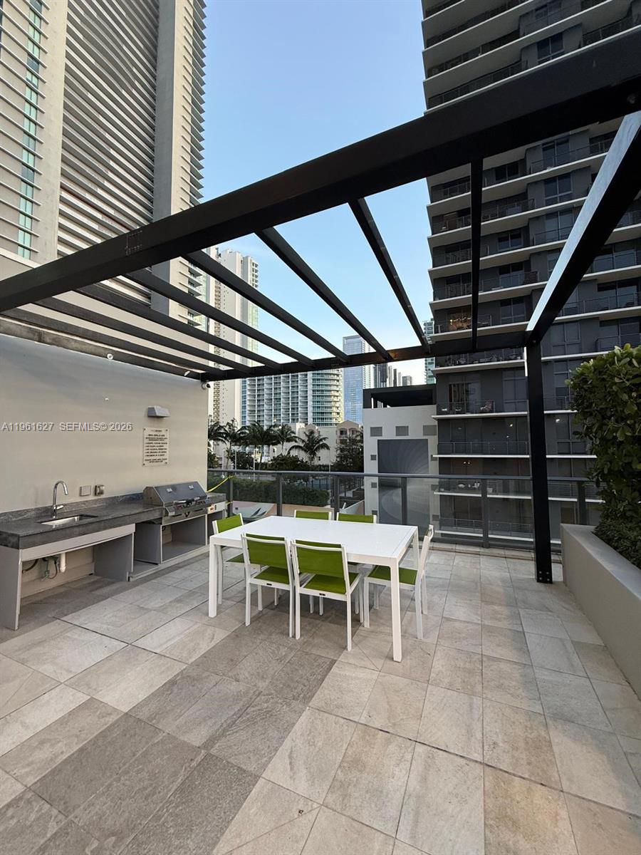 PARAISO BAYVIEWS CONDO - Residential