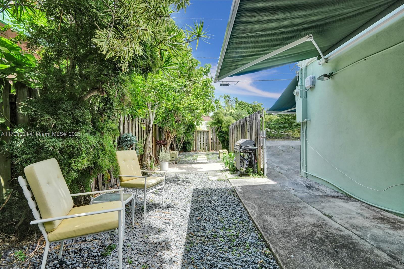 HOLLYWOOD - Residential
