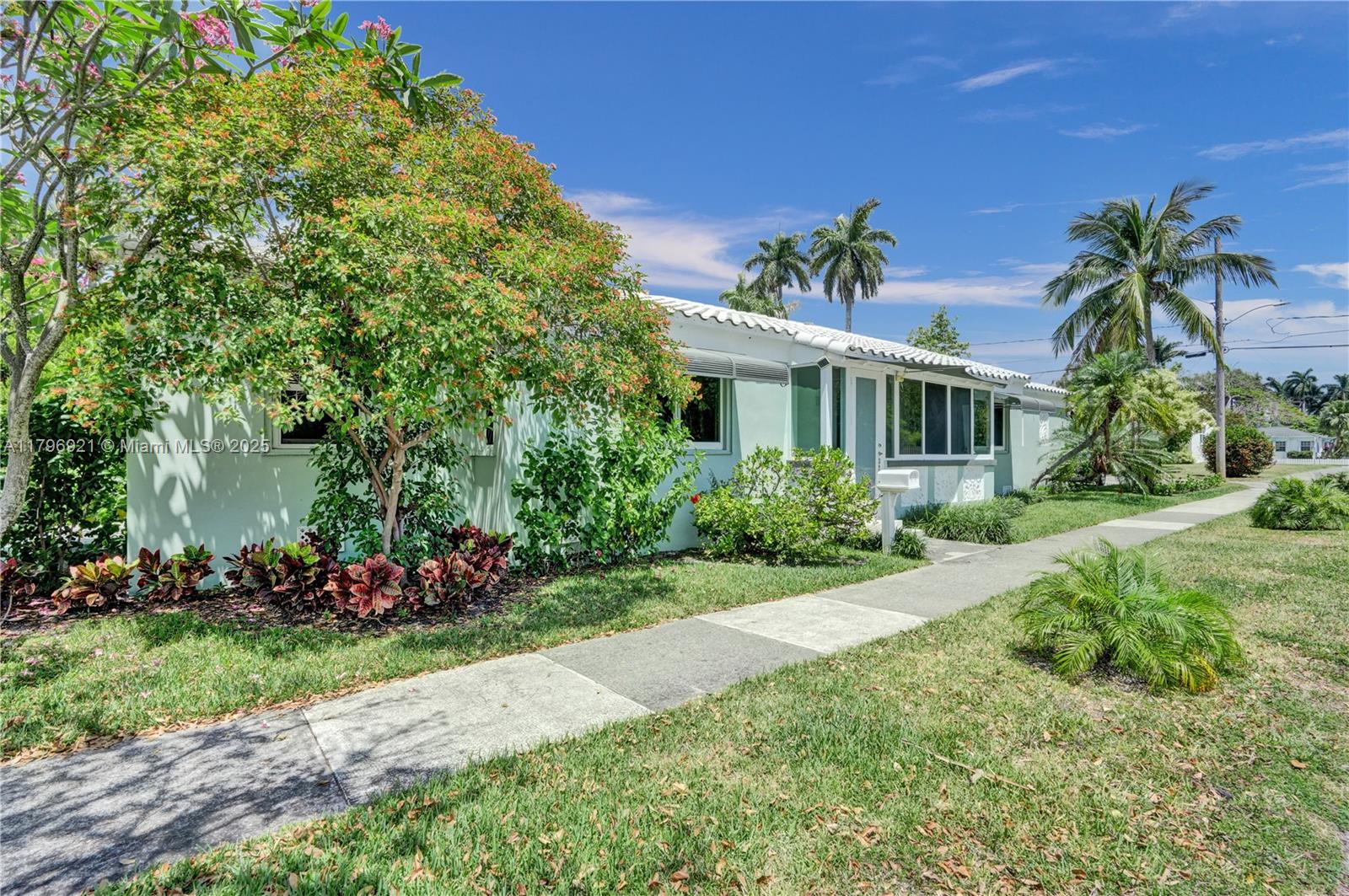 HOLLYWOOD - Residential