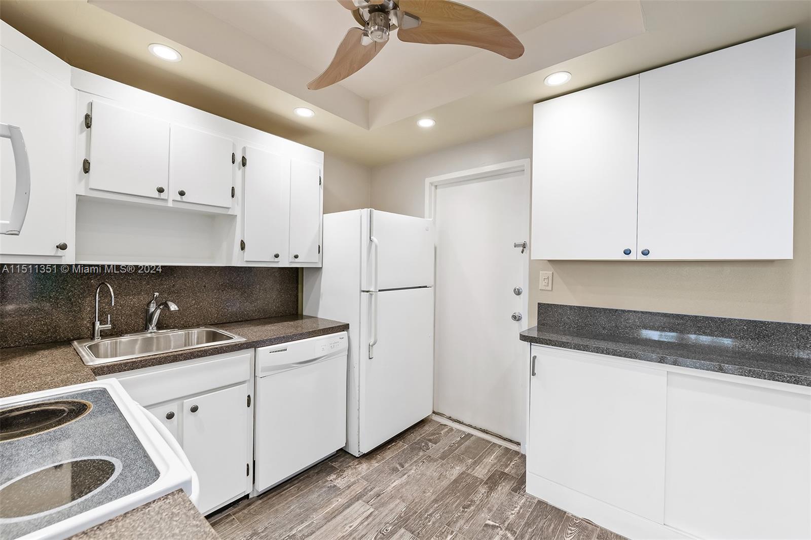 SUNRISE TOWER CONDO - Residential Lease