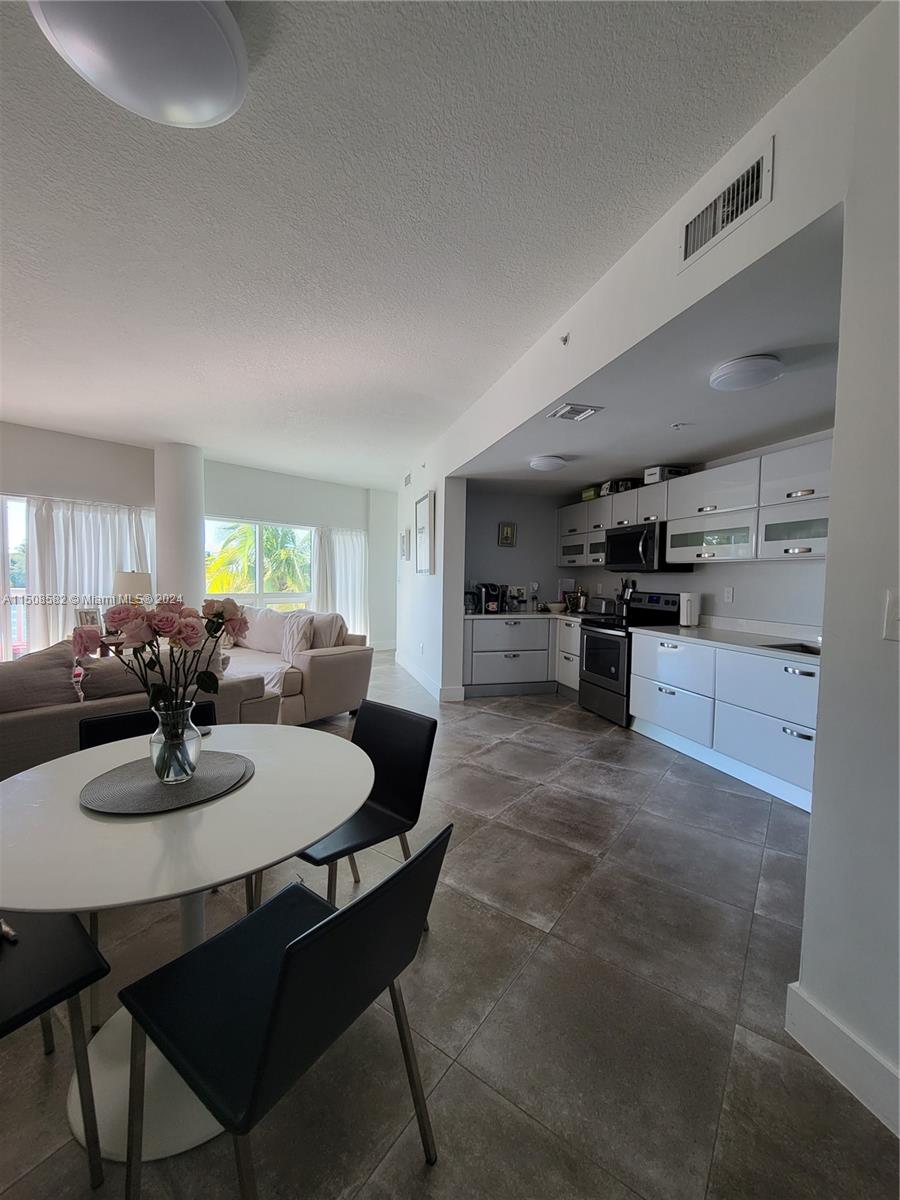 REGATTA AT INDIAN CREEK C - Residential Lease