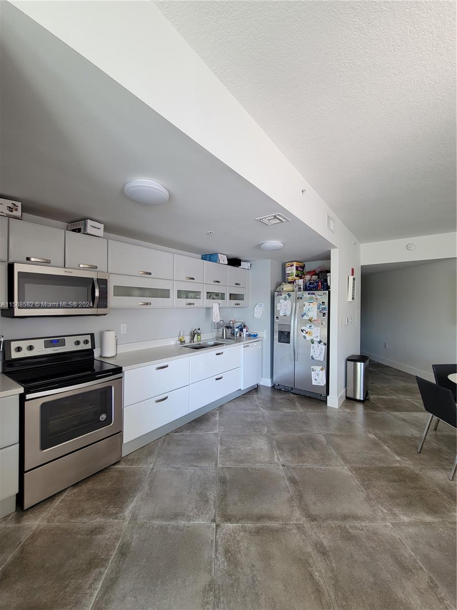 REGATTA AT INDIAN CREEK C - Residential Lease
