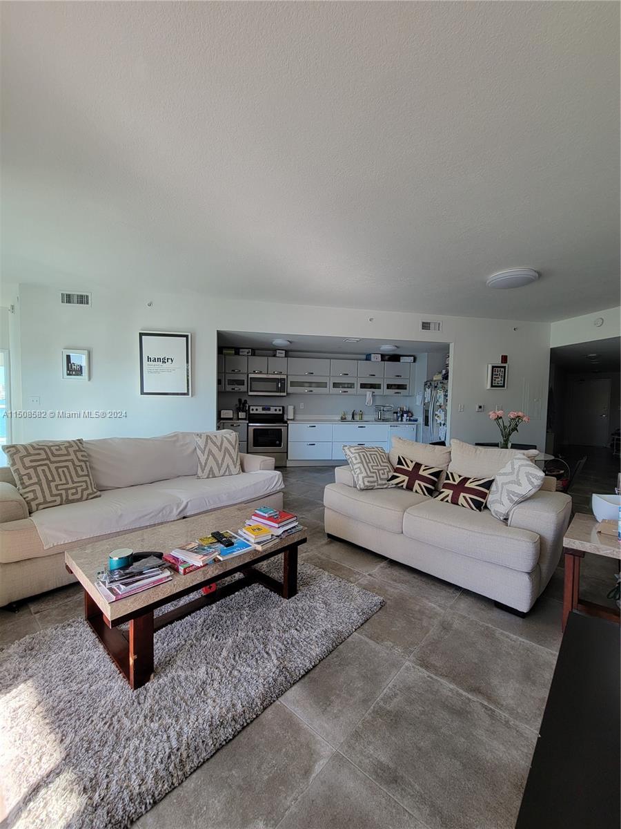 REGATTA AT INDIAN CREEK C - Residential Lease