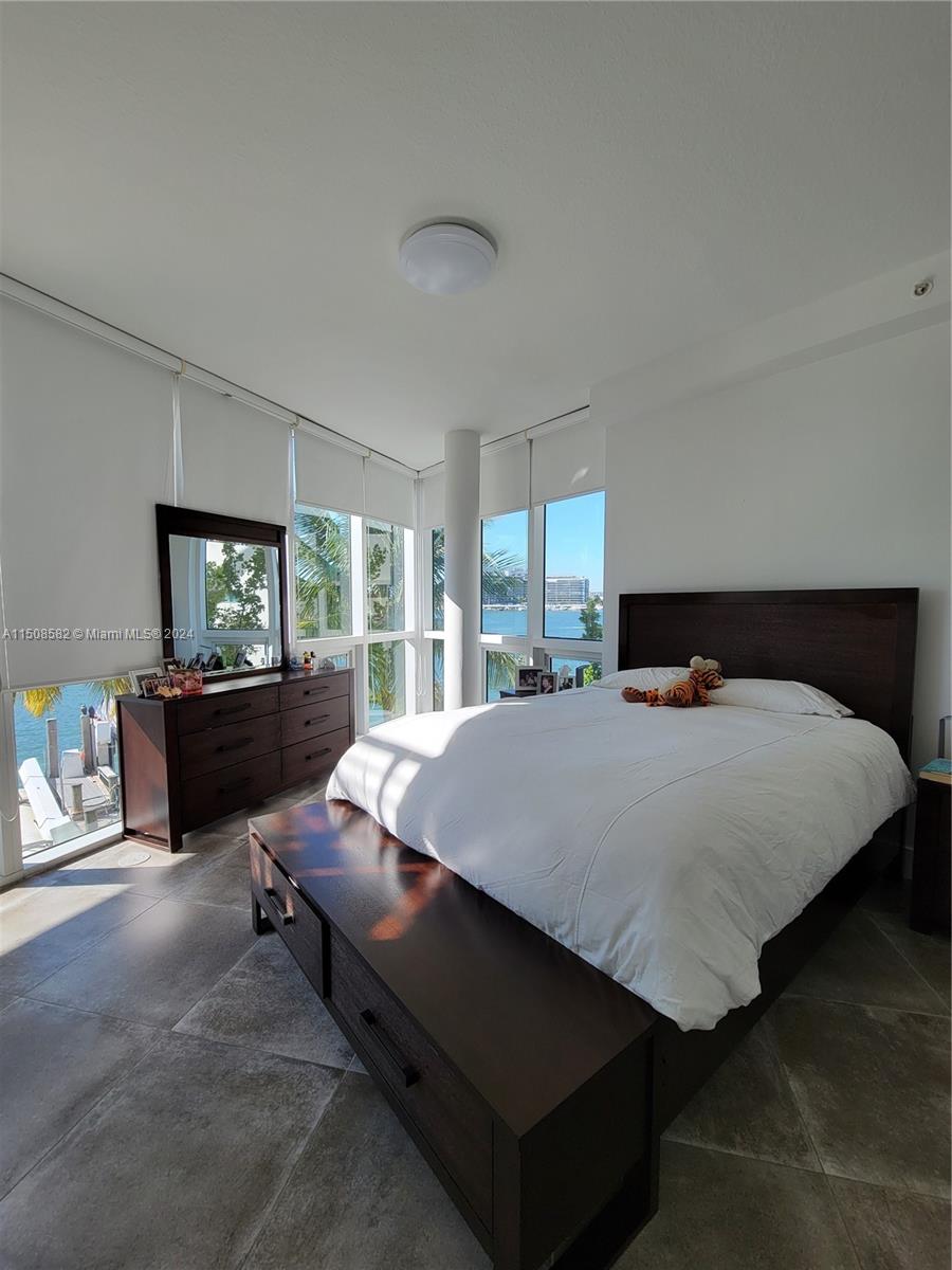 REGATTA AT INDIAN CREEK C - Residential Lease