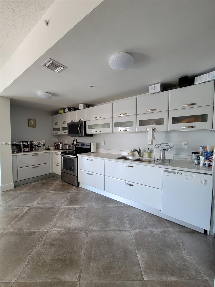 REGATTA AT INDIAN CREEK C - Residential Lease