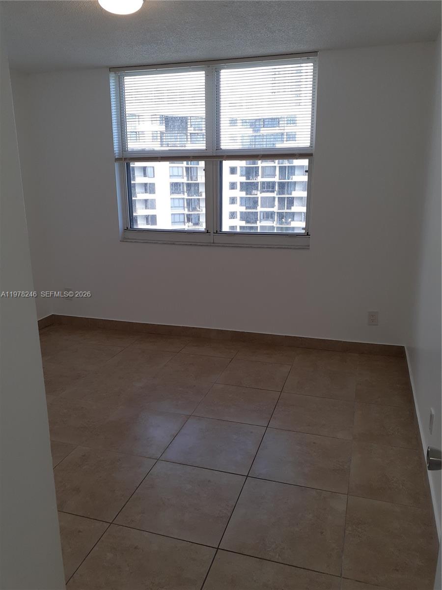 ISOLA CONDO - Residential