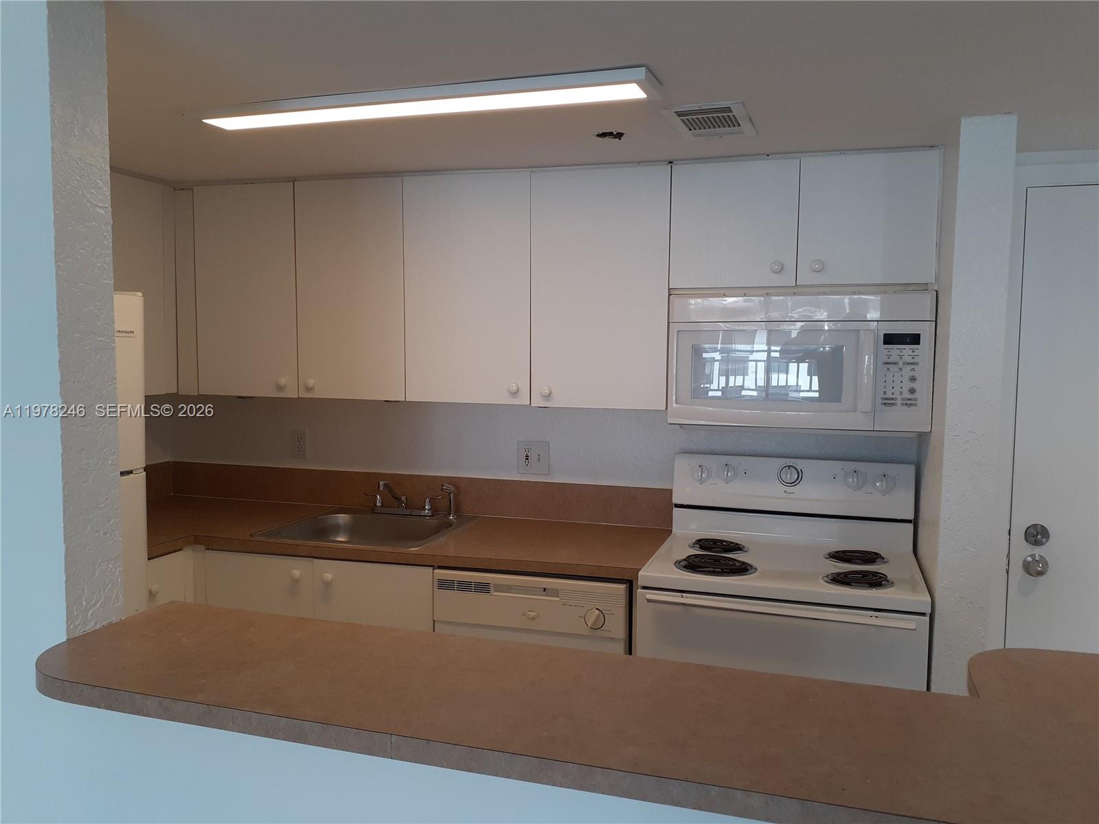 ISOLA CONDO - Residential