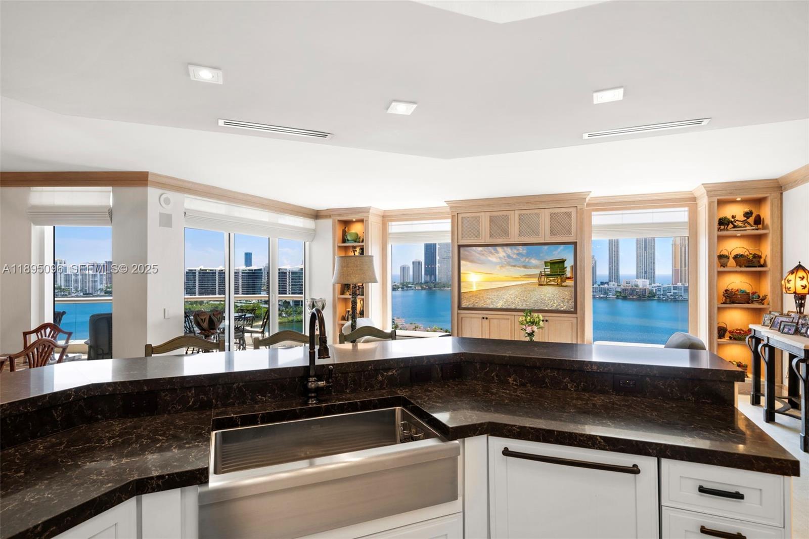 BELLAMARE @ WILLIAMS ISLA - Residential