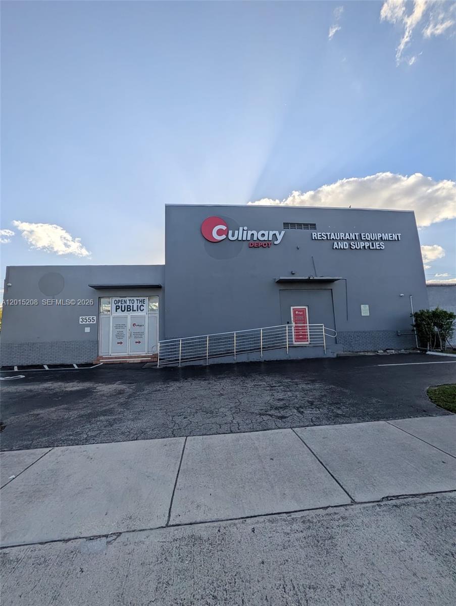 Exceptional commercial warehouse opportunity in the heart of Oakland Park featuring a versatile layout ideal for retail, showroom, distribution, storage, or light industrial use. The property offers a combination of professional showroom and storefront space with a large warehouse/storage component, making it suitable for a wide range of businesses. The warehouse area features high ceilings providing excellent vertical storage capacity and operational flexibility. Functional layout allows for efficient workflow between retail, office, showroom, and storage operations. Property offers excellent visibility, easy access, and convenient loading capabilities. Well-maintained space with ample room for inventory, displays, equipment, or business operations. Centrally located near major roadways, highways, and surrounding commercial corridors for easy access throughout Broward County and South Florida. Ideal for owner-users, wholesalers, e-commerce operations, contractors, design studios, furniture businesses, automotive-related uses, and more. Flexible space with strong potential in a rapidly growing commercial area. Excellent opportunity to establish or expand your business in a prime Oakland Park location.