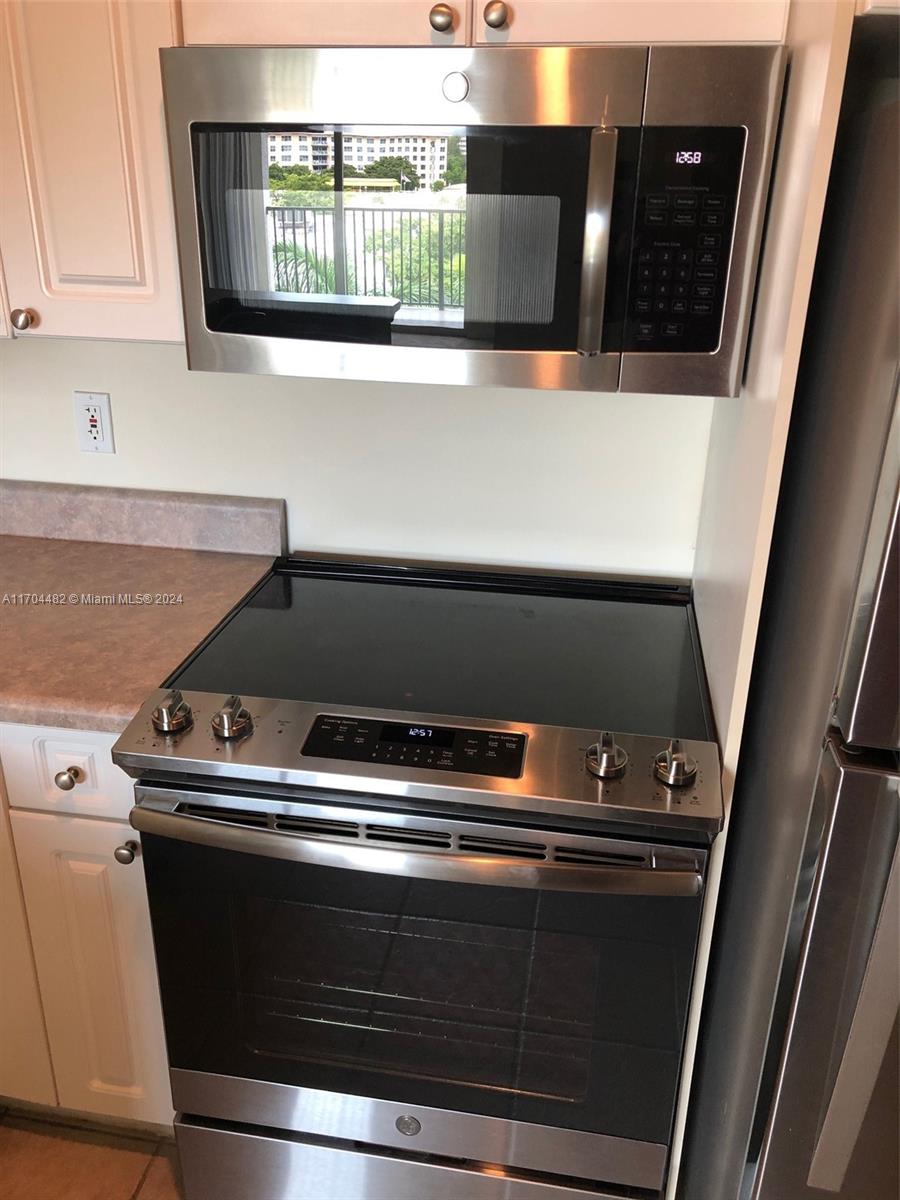 PORTO BELLAGIO CONDO - Residential