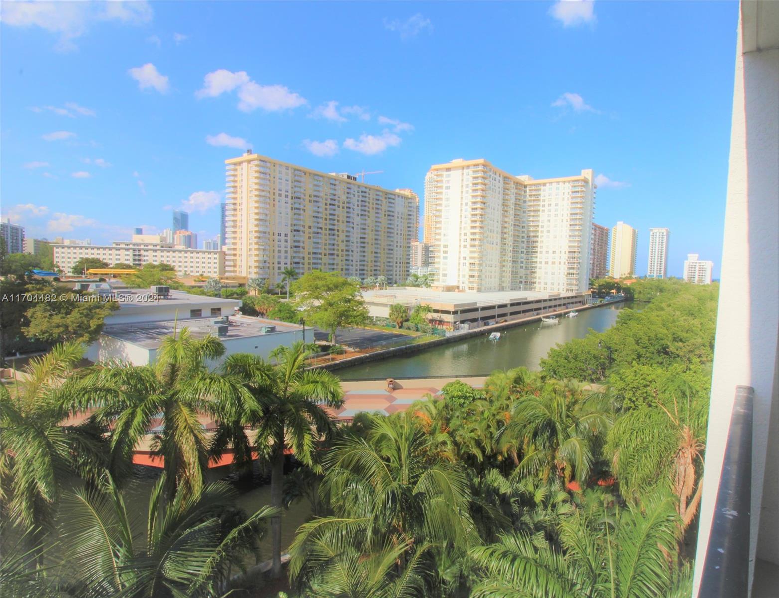 PORTO BELLAGIO CONDO - Residential