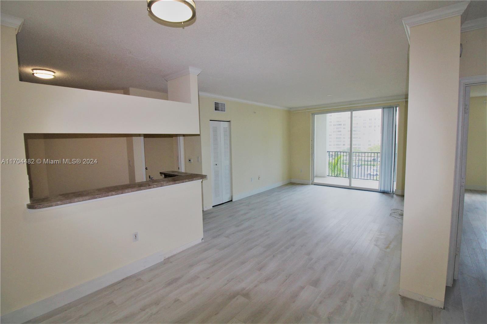 PORTO BELLAGIO CONDO - Residential