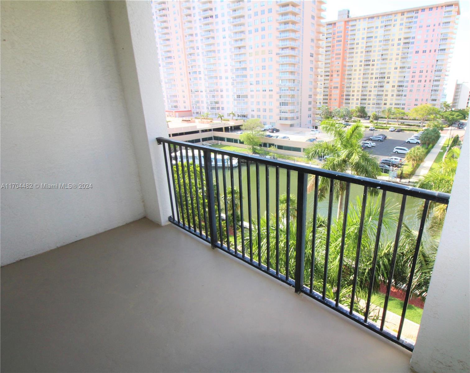 PORTO BELLAGIO CONDO - Residential