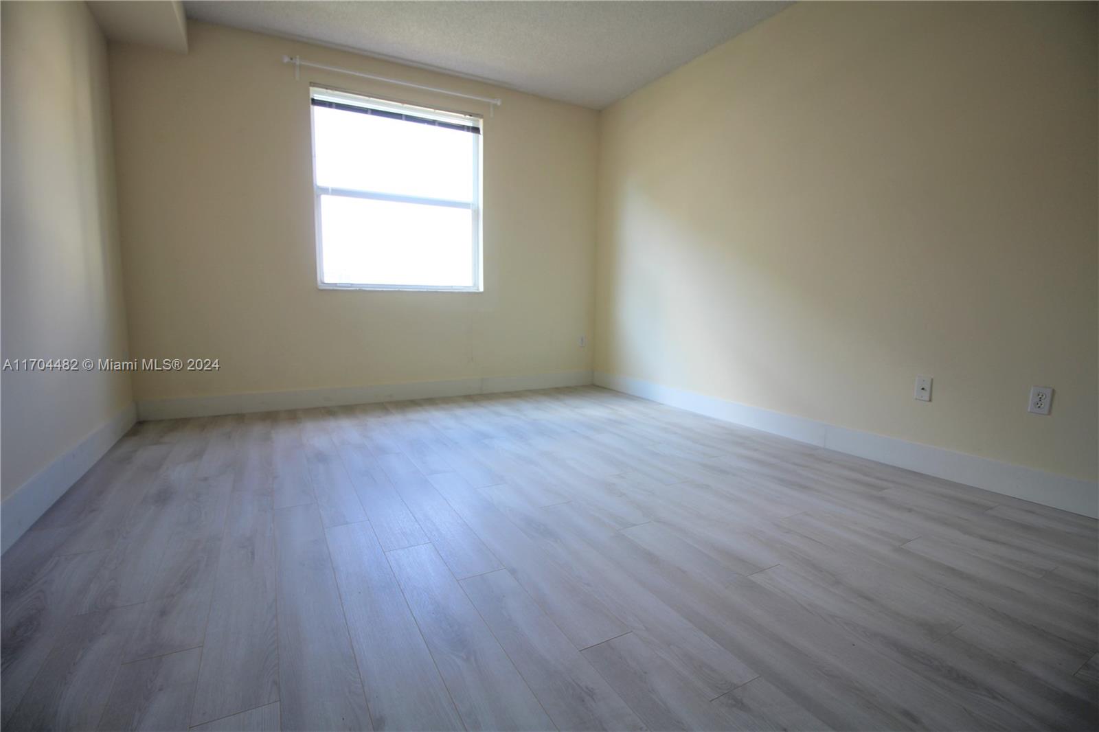 PORTO BELLAGIO CONDO - Residential