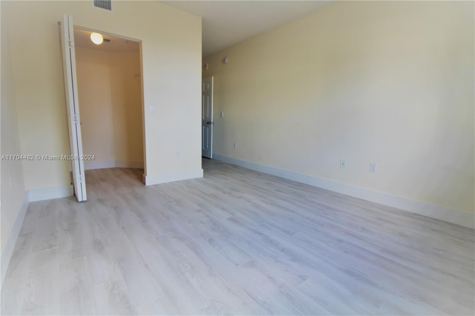 PORTO BELLAGIO CONDO - Residential
